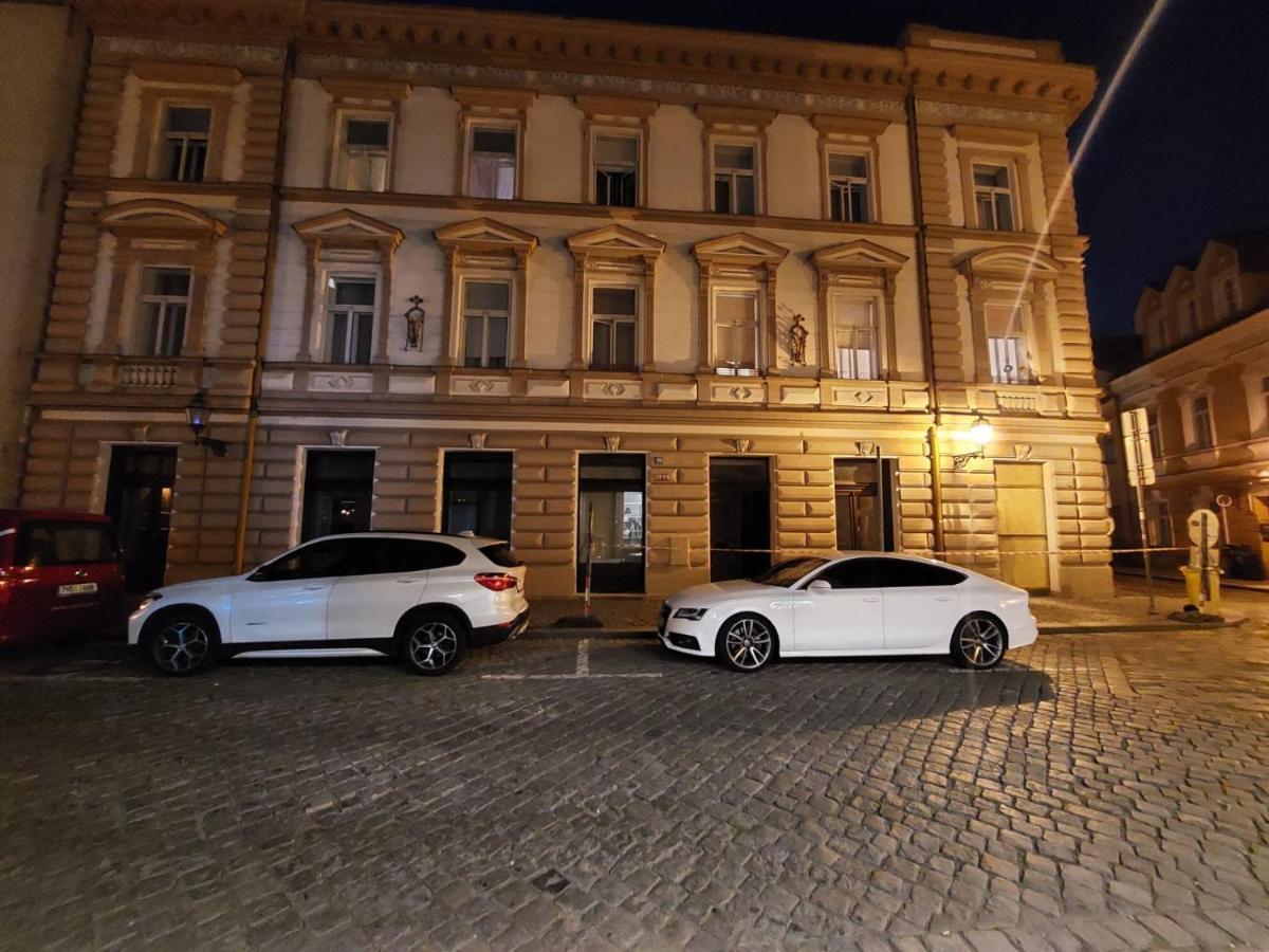 Exkluzivni Apartman V Prizemi V Hradci Kralove Hradec Kralove Exterior foto