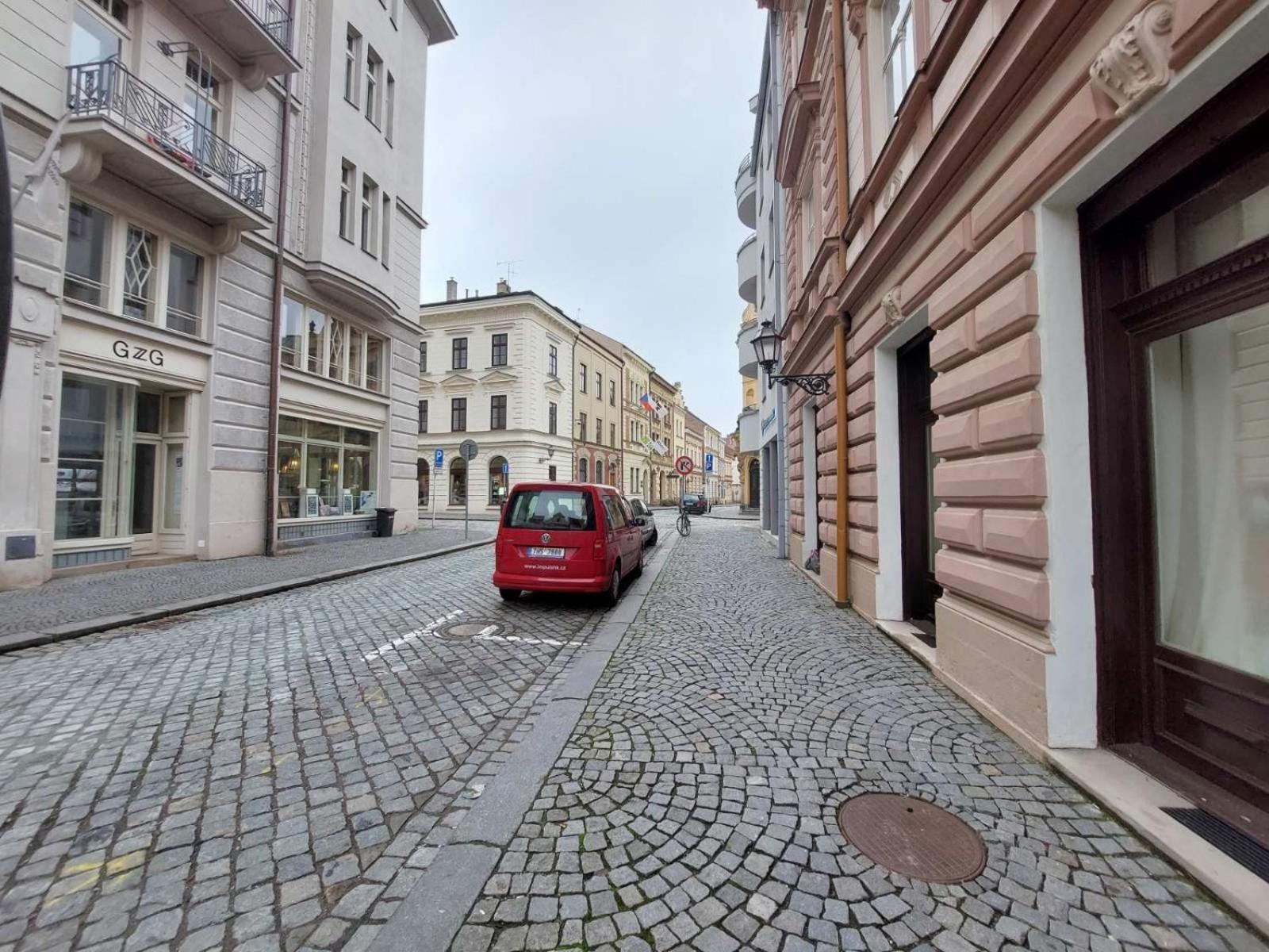 Exkluzivni Apartman V Prizemi V Hradci Kralove Hradec Kralove Exterior foto